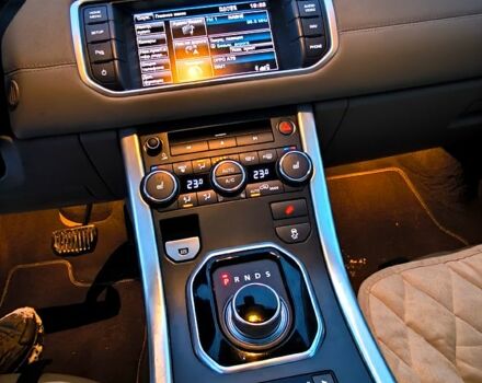 Сірий Ленд Ровер Рендж Ровер Евок, об'ємом двигуна 2 л та пробігом 24000 тис. км за 16100 $, фото 5 на Automoto.ua