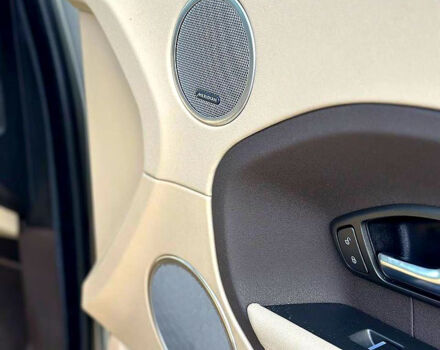 Серый Ленд Ровер Рендж Ровер Эвок, объемом двигателя 2 л и пробегом 130 тыс. км за 17400 $, фото 5 на Automoto.ua