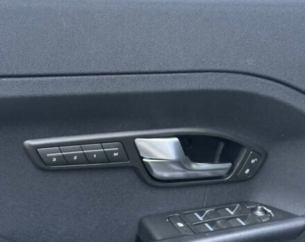 Серый Ленд Ровер Рендж Ровер Эвок, объемом двигателя 2 л и пробегом 233 тыс. км за 16777 $, фото 24 на Automoto.ua