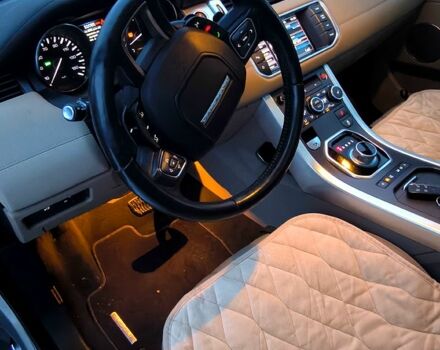 Сірий Ленд Ровер Рендж Ровер Евок, об'ємом двигуна 2 л та пробігом 24000 тис. км за 16100 $, фото 4 на Automoto.ua