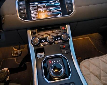 Сірий Ленд Ровер Рендж Ровер Евок, об'ємом двигуна 2 л та пробігом 240 тис. км за 16100 $, фото 7 на Automoto.ua