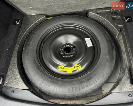 Сірий Ленд Ровер Рендж Ровер Евок, об'ємом двигуна 2 л та пробігом 144 тис. км за 13500 $, фото 6 на Automoto.ua