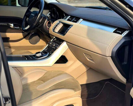 Серый Ленд Ровер Рендж Ровер Эвок, объемом двигателя 2 л и пробегом 130 тыс. км за 17400 $, фото 4 на Automoto.ua