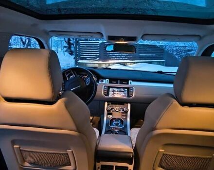 Сірий Ленд Ровер Рендж Ровер Евок, об'ємом двигуна 2 л та пробігом 240 тис. км за 16100 $, фото 6 на Automoto.ua