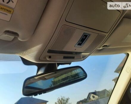 Сірий Ленд Ровер Рендж Ровер Евок, об'ємом двигуна 2 л та пробігом 137 тис. км за 15555 $, фото 18 на Automoto.ua