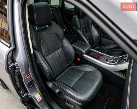 Сірий Ленд Ровер Рендж Ровер Евок, об'ємом двигуна 2 л та пробігом 112 тис. км за 15541 $, фото 18 на Automoto.ua