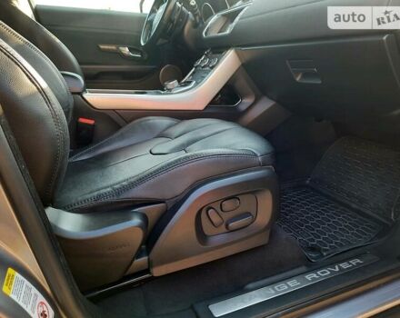 Сірий Ленд Ровер Рендж Ровер Евок, об'ємом двигуна 2 л та пробігом 137 тис. км за 15555 $, фото 24 на Automoto.ua