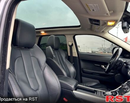 Сірий Ленд Ровер Рендж Ровер Евок, об'ємом двигуна 2 л та пробігом 100 тис. км за 18500 $, фото 6 на Automoto.ua