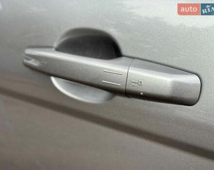 Сірий Ленд Ровер Рендж Ровер Евок, об'ємом двигуна 2 л та пробігом 187 тис. км за 13500 $, фото 12 на Automoto.ua