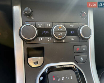 Сірий Ленд Ровер Рендж Ровер Евок, об'ємом двигуна 2 л та пробігом 158 тис. км за 17900 $, фото 19 на Automoto.ua