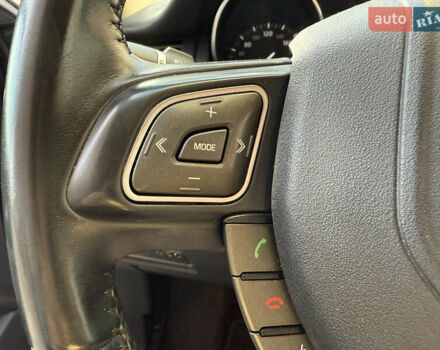 Сірий Ленд Ровер Рендж Ровер Евок, об'ємом двигуна 2 л та пробігом 158 тис. км за 17900 $, фото 24 на Automoto.ua