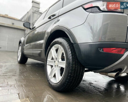 Сірий Ленд Ровер Рендж Ровер Евок, об'ємом двигуна 2 л та пробігом 220 тис. км за 13300 $, фото 26 на Automoto.ua