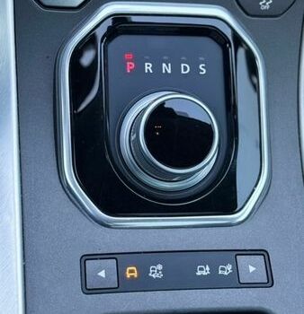 Сірий Ленд Ровер Рендж Ровер Евок, об'ємом двигуна 2 л та пробігом 164 тис. км за 19900 $, фото 29 на Automoto.ua