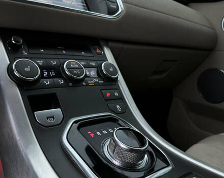 Сірий Ленд Ровер Рендж Ровер Евок, об'ємом двигуна 2 л та пробігом 184 тис. км за 14950 $, фото 17 на Automoto.ua