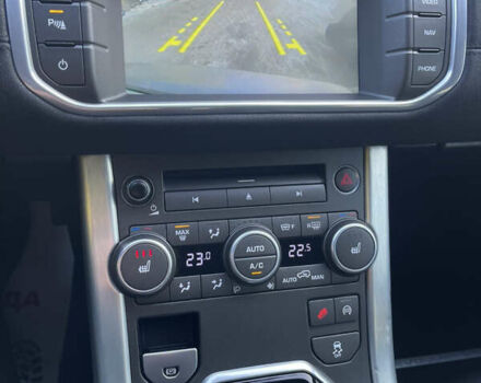 Сірий Ленд Ровер Рендж Ровер Евок, об'ємом двигуна 2 л та пробігом 104 тис. км за 18700 $, фото 27 на Automoto.ua