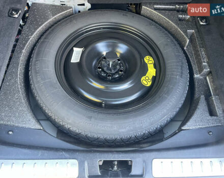 Сірий Ленд Ровер Рендж Ровер Евок, об'ємом двигуна 2 л та пробігом 104 тис. км за 17800 $, фото 30 на Automoto.ua