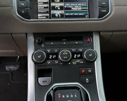 Сірий Ленд Ровер Рендж Ровер Евок, об'ємом двигуна 2 л та пробігом 184 тис. км за 14950 $, фото 16 на Automoto.ua