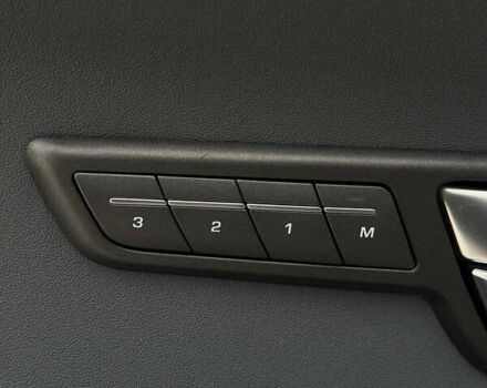 Серый Ленд Ровер Рендж Ровер Эвок, объемом двигателя 2 л и пробегом 204 тыс. км за 13999 $, фото 9 на Automoto.ua