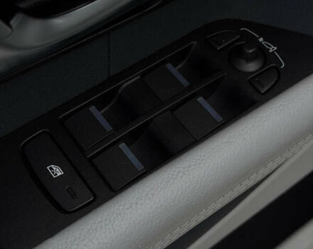 Серый Ленд Ровер Рендж Ровер Эвок, объемом двигателя 2 л и пробегом 204 тыс. км за 13999 $, фото 8 на Automoto.ua