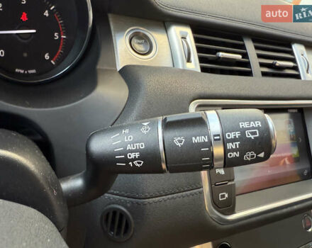 Сірий Ленд Ровер Рендж Ровер Евок, об'ємом двигуна 2 л та пробігом 158 тис. км за 17900 $, фото 26 на Automoto.ua