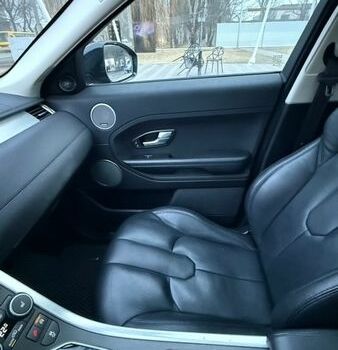 Сірий Ленд Ровер Рендж Ровер Евок, об'ємом двигуна 2 л та пробігом 164 тис. км за 19900 $, фото 22 на Automoto.ua