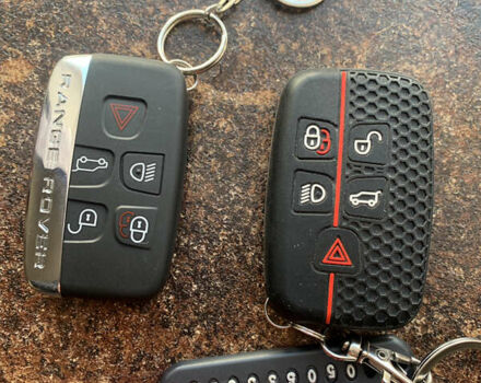 Серый Ленд Ровер Рендж Ровер Эвок, объемом двигателя 2 л и пробегом 117 тыс. км за 17650 $, фото 28 на Automoto.ua