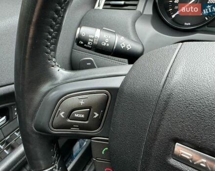 Сірий Ленд Ровер Рендж Ровер Евок, об'ємом двигуна 2.18 л та пробігом 104 тис. км за 19500 $, фото 20 на Automoto.ua