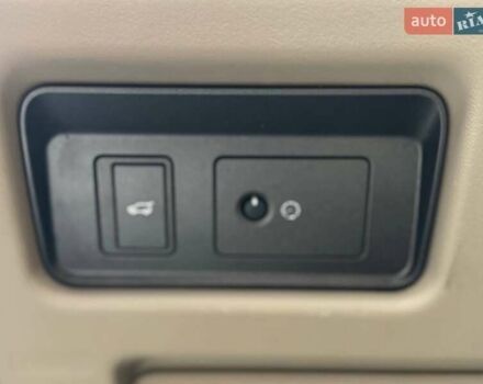 Сірий Ленд Ровер Рендж Ровер Евок, об'ємом двигуна 2 л та пробігом 142 тис. км за 22490 $, фото 18 на Automoto.ua