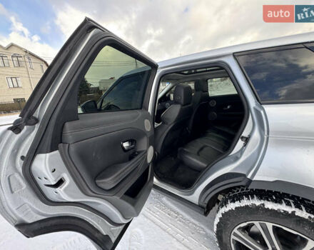 Сірий Ленд Ровер Рендж Ровер Евок, об'ємом двигуна 2 л та пробігом 89 тис. км за 18500 $, фото 41 на Automoto.ua