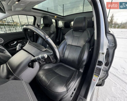 Серый Ленд Ровер Рендж Ровер Эвок, объемом двигателя 2 л и пробегом 88 тыс. км за 16500 $, фото 37 на Automoto.ua