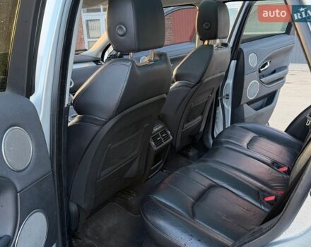 Сірий Ленд Ровер Рендж Ровер Евок, об'ємом двигуна 2 л та пробігом 88 тис. км за 20500 $, фото 16 на Automoto.ua