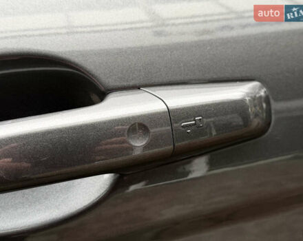 Сірий Ленд Ровер Рендж Ровер Евок, об'ємом двигуна 2 л та пробігом 98 тис. км за 22400 $, фото 21 на Automoto.ua