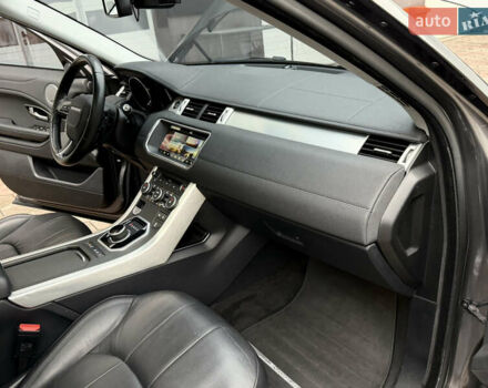 Сірий Ленд Ровер Рендж Ровер Евок, об'ємом двигуна 2 л та пробігом 98 тис. км за 22400 $, фото 33 на Automoto.ua