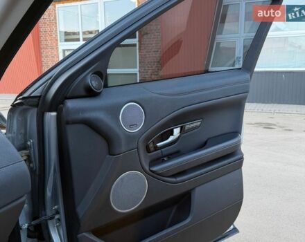 Сірий Ленд Ровер Рендж Ровер Евок, об'ємом двигуна 2 л та пробігом 88 тис. км за 20500 $, фото 26 на Automoto.ua