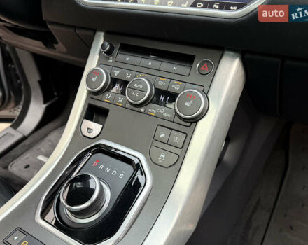 Сірий Ленд Ровер Рендж Ровер Евок, об'ємом двигуна 2 л та пробігом 98 тис. км за 22400 $, фото 32 на Automoto.ua