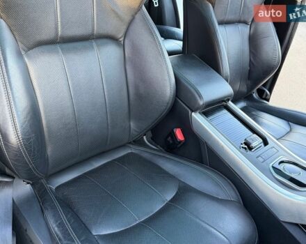 Сірий Ленд Ровер Рендж Ровер Евок, об'ємом двигуна 2 л та пробігом 88 тис. км за 20500 $, фото 40 на Automoto.ua