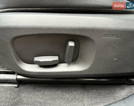 Сірий Ленд Ровер Рендж Ровер Евок, об'ємом двигуна 2 л та пробігом 98 тис. км за 22400 $, фото 44 на Automoto.ua