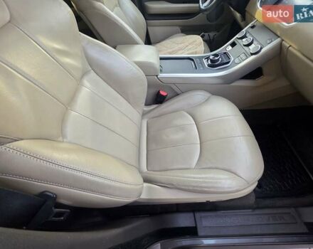 Серый Ленд Ровер Рендж Ровер Эвок, объемом двигателя 2 л и пробегом 149 тыс. км за 21950 $, фото 44 на Automoto.ua