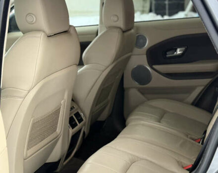 Сірий Ленд Ровер Рендж Ровер Евок, об'ємом двигуна 2 л та пробігом 170 тис. км за 20800 $, фото 22 на Automoto.ua