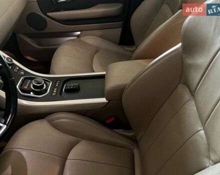 Серый Ленд Ровер Рендж Ровер Эвок, объемом двигателя 2 л и пробегом 59 тыс. км за 30000 $, фото 7 на Automoto.ua