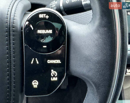 Сірий Ленд Ровер Рендж Ровер Евок, об'ємом двигуна 2 л та пробігом 65 тис. км за 28000 $, фото 37 на Automoto.ua