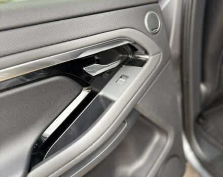 Серый Ленд Ровер Рендж Ровер Эвок, объемом двигателя 2 л и пробегом 120 тыс. км за 35000 $, фото 32 на Automoto.ua