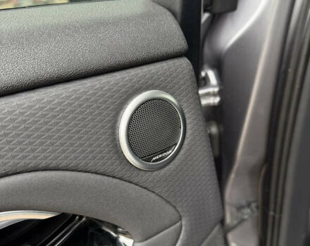 Серый Ленд Ровер Рендж Ровер Эвок, объемом двигателя 2 л и пробегом 120 тыс. км за 35000 $, фото 31 на Automoto.ua