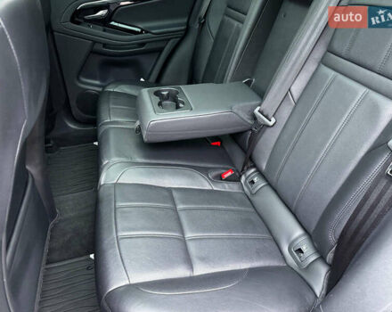 Сірий Ленд Ровер Рендж Ровер Евок, об'ємом двигуна 2 л та пробігом 65 тис. км за 28000 $, фото 26 на Automoto.ua