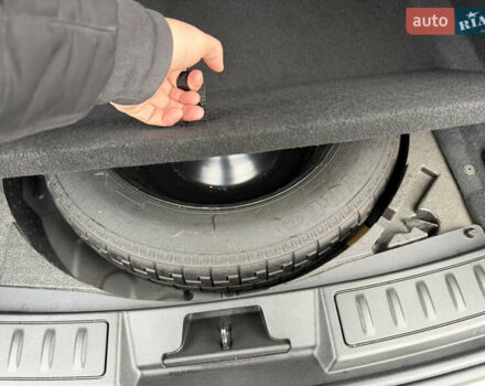 Серый Ленд Ровер Рендж Ровер Эвок, объемом двигателя 2 л и пробегом 70 тыс. км за 34000 $, фото 28 на Automoto.ua