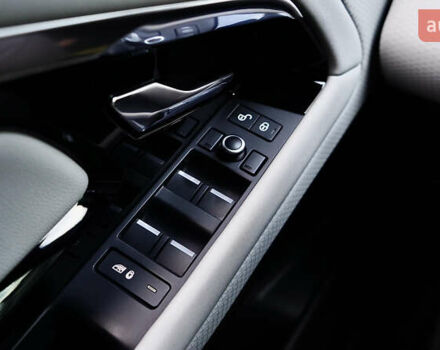 Серый Ленд Ровер Рендж Ровер Эвок, объемом двигателя 2 л и пробегом 95 тыс. км за 37800 $, фото 27 на Automoto.ua