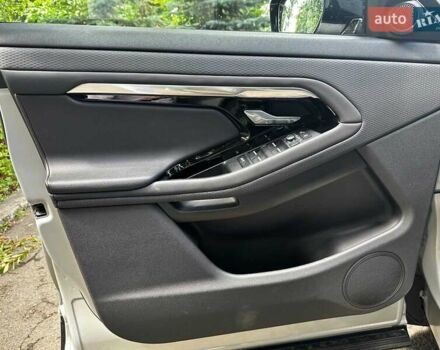 Серый Ленд Ровер Рендж Ровер Эвок, объемом двигателя 2 л и пробегом 65 тыс. км за 30790 $, фото 9 на Automoto.ua