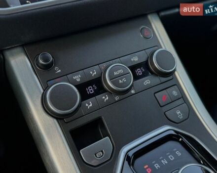 Серый Ленд Ровер Рендж Ровер Эвок, объемом двигателя 2 л и пробегом 130 тыс. км за 23900 $, фото 61 на Automoto.ua