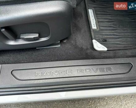 Серый Ленд Ровер Рендж Ровер Эвок, объемом двигателя 2 л и пробегом 65 тыс. км за 30790 $, фото 30 на Automoto.ua