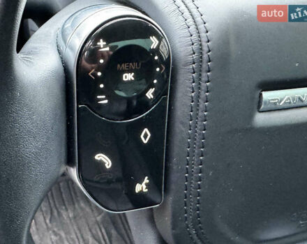 Сірий Ленд Ровер Рендж Ровер Евок, об'ємом двигуна 2 л та пробігом 65 тис. км за 28000 $, фото 34 на Automoto.ua